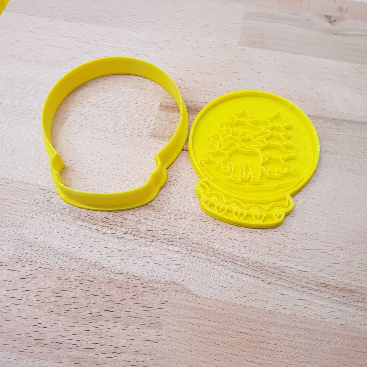 Christmas Snow Globe cookie cutter - Deer in woods - just-little-luxuries